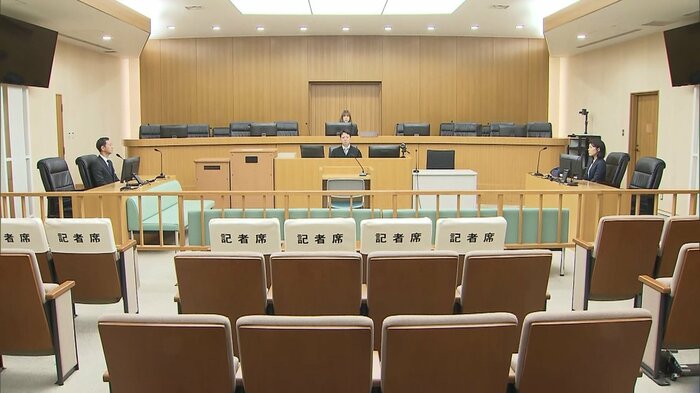 開廷前の法廷内(5月9日)