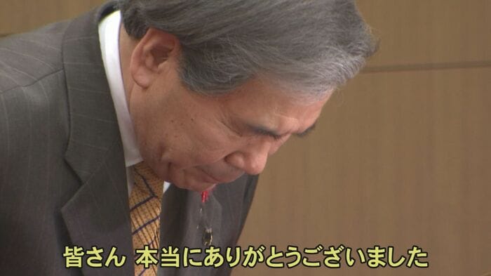 答弁の最後、議場で県民への感謝を述べた