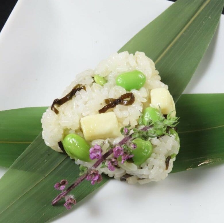 お米は昆布出汁で炊きほのかに香り立つ…名古屋・泉のおむすび専門店『結っこ』一番人気は枝豆チーズ昆布｜FNNプライムオンライン