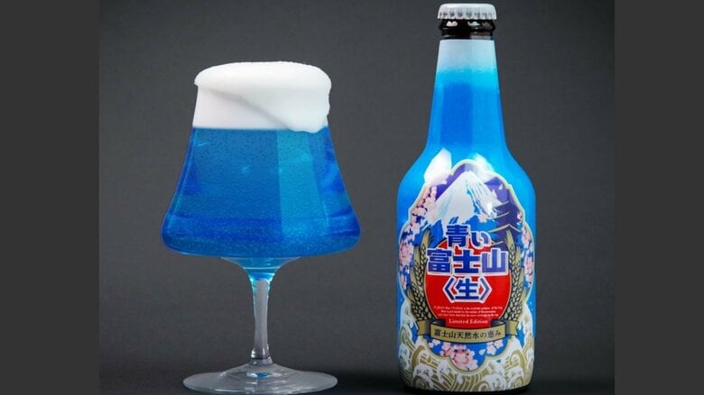 グラスに注ぐと「富士山」が見える発泡酒が登場…“山頂の雪”となる泡はどう作る? 注ぎ方のコツを聞いた｜FNNプライムオンライン