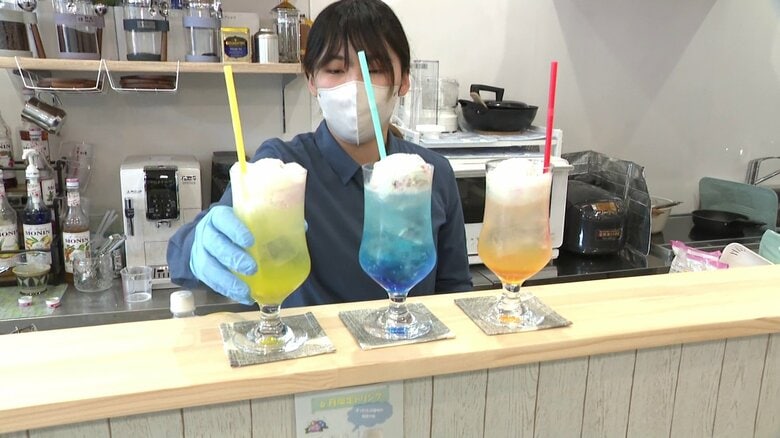 カラフルドリンクで“推し活”楽しめる場所に　思い出詰まった祖父の店改装しカフェオープン　新たな店弾みに商店街に再び活気を【秋田発】｜FNNプライムオンライン