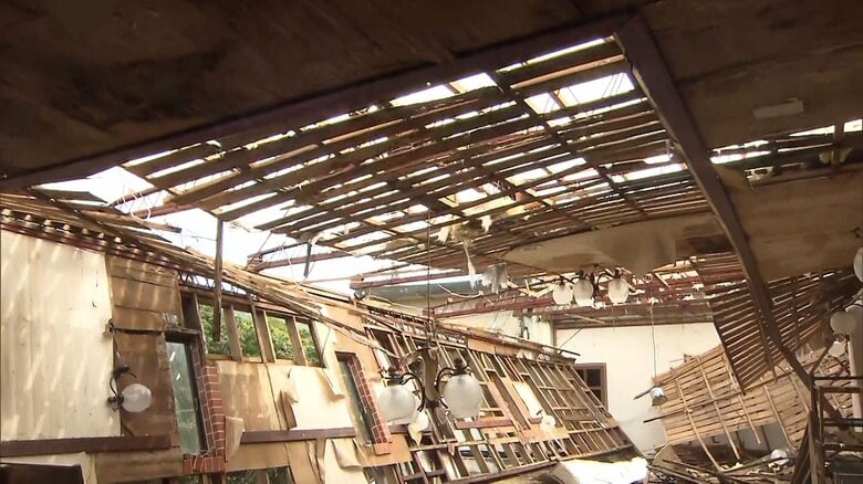 台風22号直撃から一夜…八丈島で広範囲に被害　小学校跡地に土石流　建物損壊相談100件以上　町民ら23号に向け備え｜FNNプライムオンライン