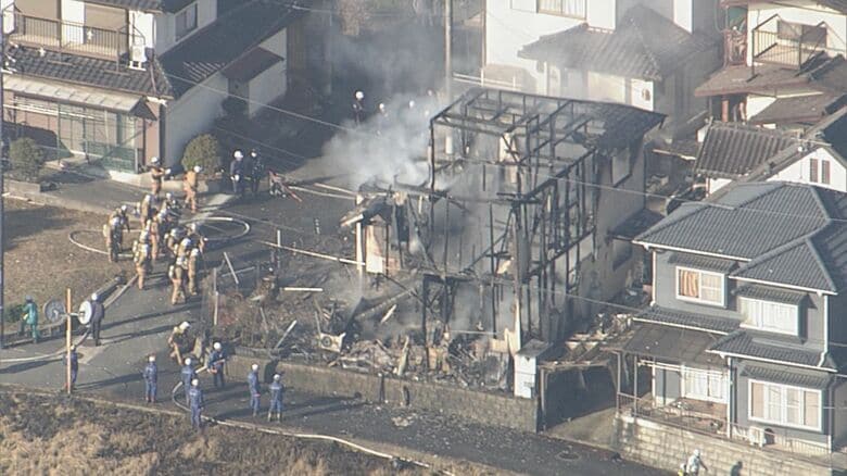 遺体は祖母（83）と判明　東広島市の住宅火災　１階の居間部分の焼損激しく　出火原因を調査　広島｜FNNプライムオンライン
