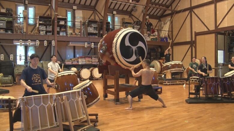 鼓童“アースセレブレーション”開幕を前に稽古公開！外国人観光客も多く訪れる夏の一大イベント「素敵な響き合い楽しんで」新潟・佐渡市｜FNNプライムオンライン