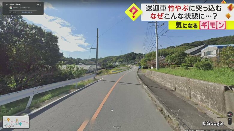 少し先の左側に、現場の脇道が見える