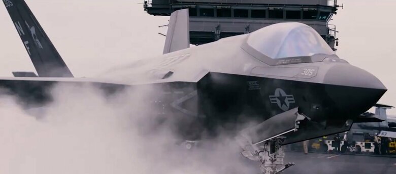 空母「ジョージ・ワシントン」に搭載されたF-35Cステルス戦闘機(米第7艦隊公式Xより)