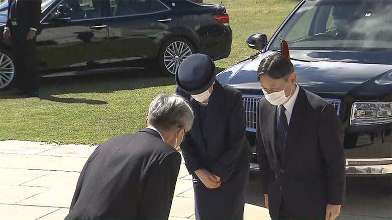 沖縄・平和祈念公園に到着された両陛下（22日午後）