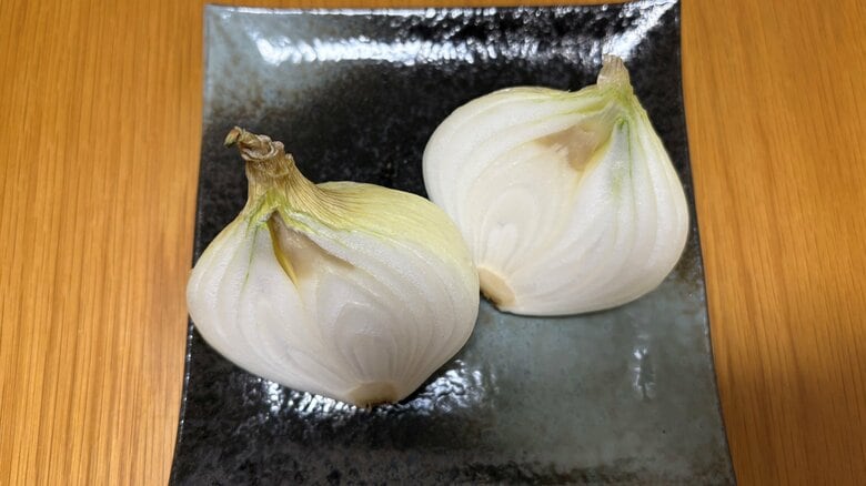 内部が一部変色した新玉ねぎ（特集班撮影）