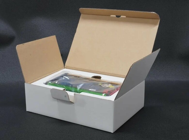 専用ケースも厳重に梱包（提供：アクテック）