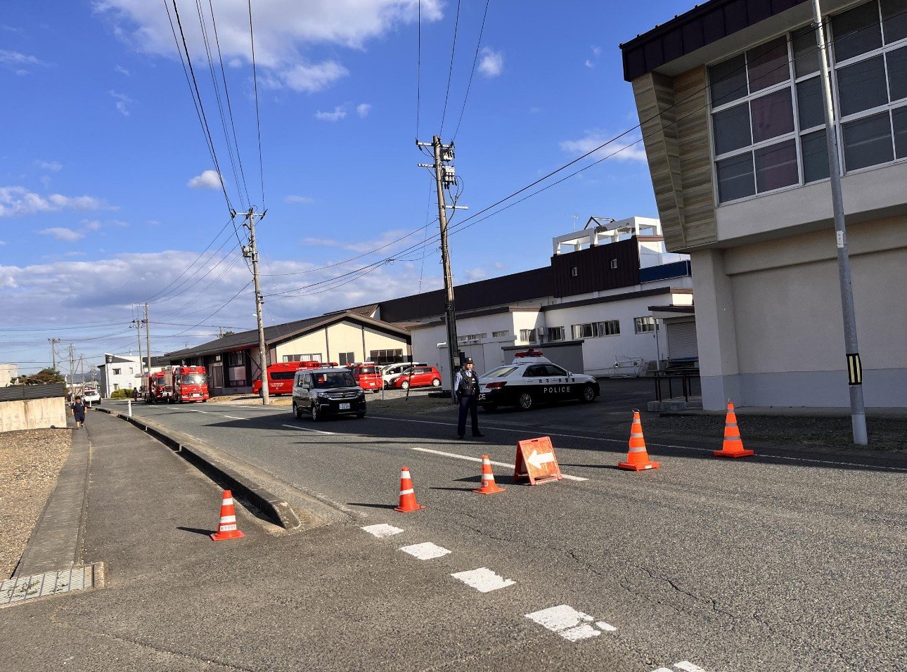 【速報】中学校の校庭で生徒がクマスプレーを噴射 口や目に入った生徒10数人を病院搬送 岩手県北上市