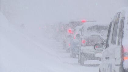 【1月で最も雪が降った日】札幌では50cmを超える大雪に 視界も道幅もなくなるほどの降雪 札幌市は除雪のために緊急で会議 今後の局地的大雪にも警戒を 北海道