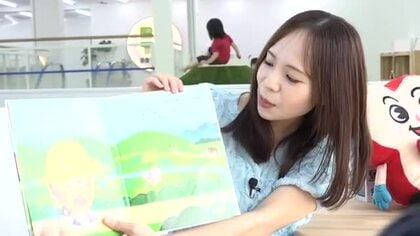BBTパークでアナウンサーが絵本の読み聞かせ　暑さで外遊びができない親子も笑顔見せる