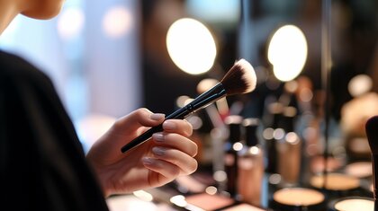 外出時の”メイク直し”を調査!外出先でのメイク直し回数は平均2.3回!