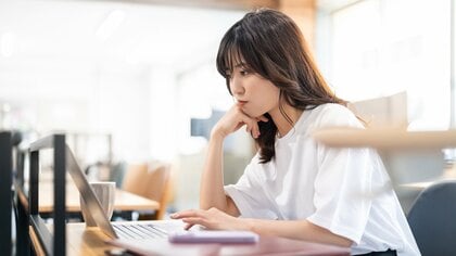 女性の自己肯定感が低いのは社会のせい？自分の「痛み」を「強さ」に変えた女性起業家の「私なんか」との向き合い方