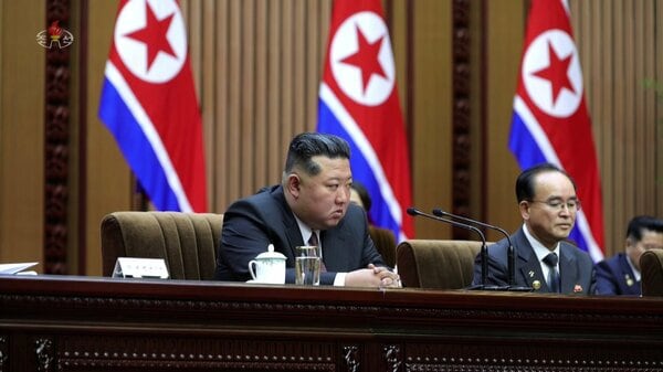 金正恩総書記が最高指導者にあたる国務委員長に再任 北朝鮮で最高人民