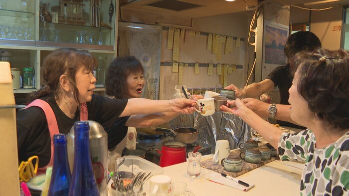 常連客と乾杯