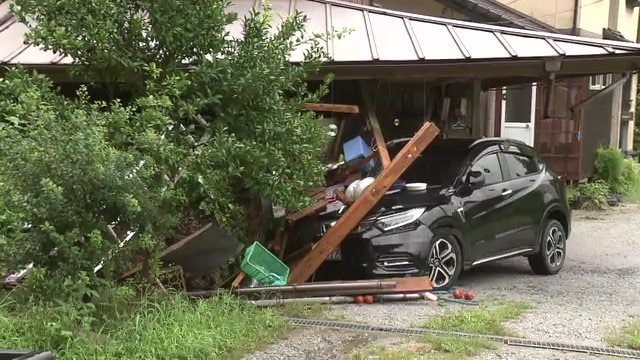 物置として使っていた建物が2~3メートル押し出される
