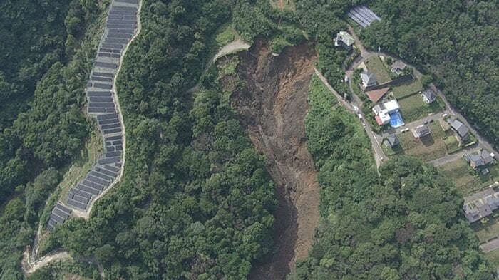 土石流起点の盛り土が崩落(2021年7月)
