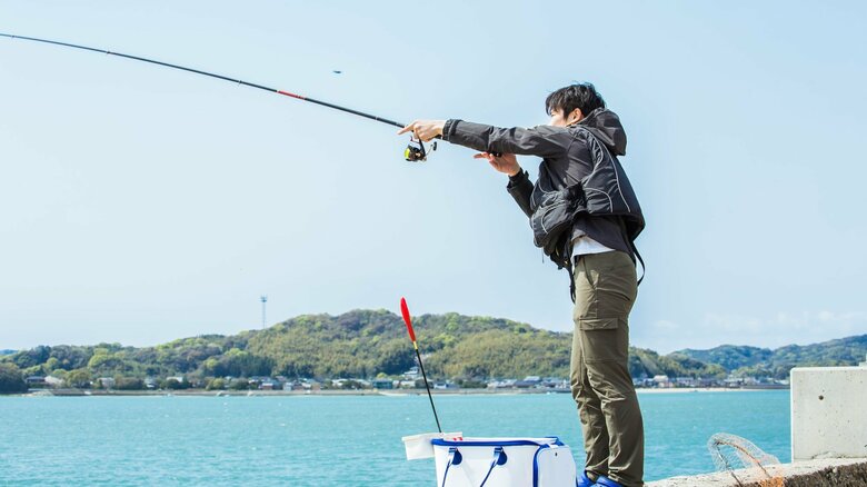 いつかあなたも名人に？最も身近で始めやすい“海釣り”で、初心者が揃えておくべき最低限の知識と道具｜FNNプライムオンライン