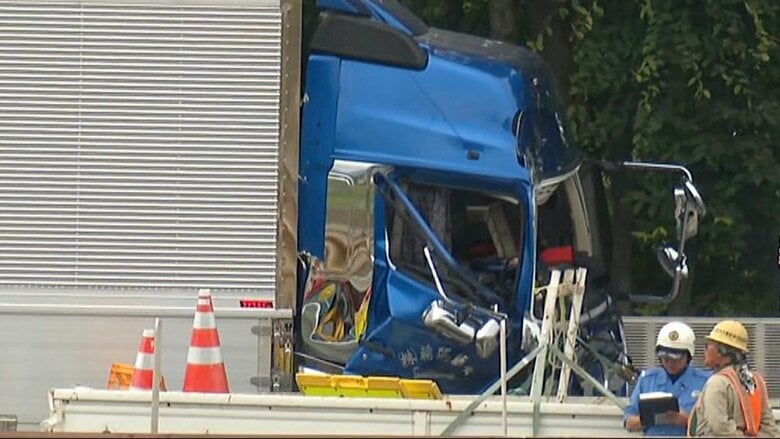 【独自】北陸道の2人死亡事故、トラック内から酒の缶を押収 危険運転致死容疑も視野に捜査 運転手の男(56)は飲酒認める|FNNプライムオンライン