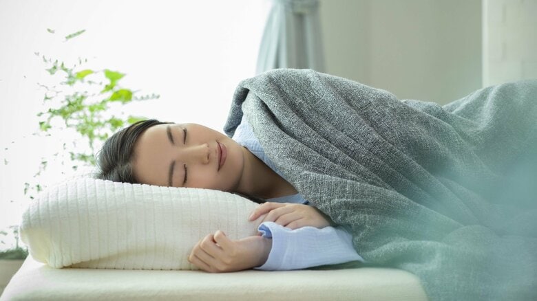 眠りやすさは「寝床内気象」で決まる！布団やパジャマの素材が最重要ポイント？後悔しないプロの選び方｜FNNプライムオンライン