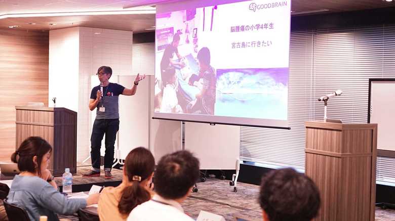 実際の発表。応募者は数分で製品の魅力をアピールしなければならない