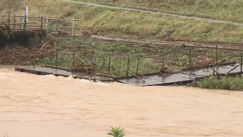 増水で流された木造橋