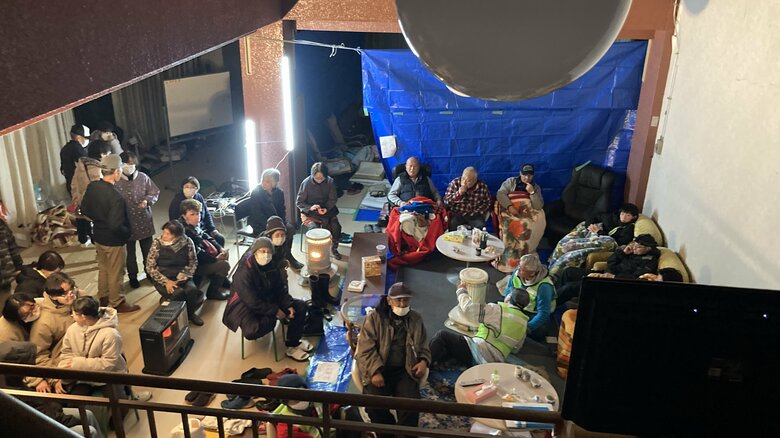 避難所の姫交流センターに身を寄せる住民（2024年1月撮影）