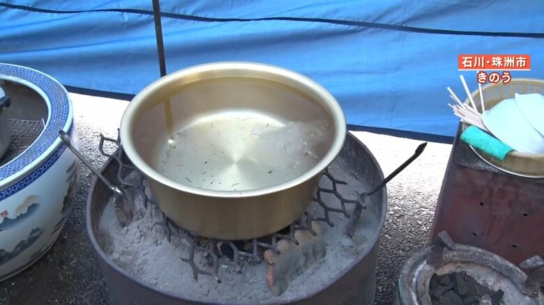 雪を熱で溶かしてろ過し、生活用水を手に入れている