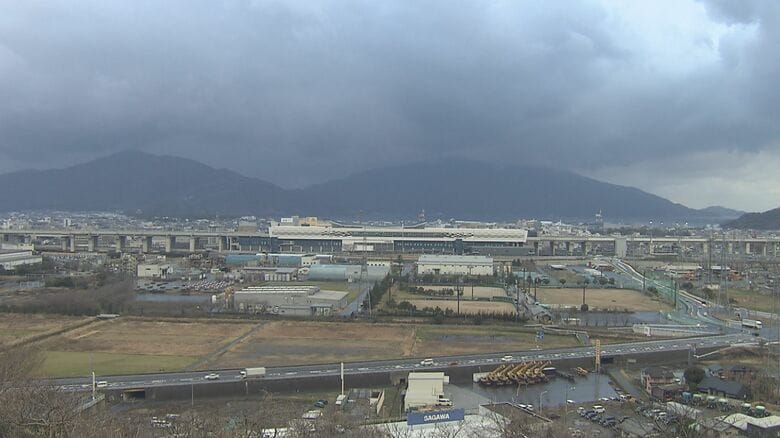 中央にあるのがJR敦賀駅（敦賀市）