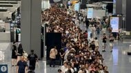 「二度と嫌です」成田空港で約7000人が一夜過ごす　成田エクスプレスやさざなみなど特急列車は終日運休　JR東日本の在来線も一部区間で運休