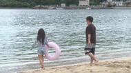 遠浅の海と白い砂浜が人気…三重県熊野市の新鹿海水浴場で海開き 近くの神社で観光協会の関係者らが安全を祈願