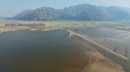 40年ぶり「死の鉄道」見つかる　ダムの排水などで水位低下　旧日本軍の戦時遺構が姿現す　タイ