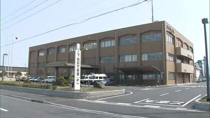 自転車2人乗りで消火剤まいた少年　逃走手助けしかくまった疑いで鳥取市の会社役員の男（24）を逮捕