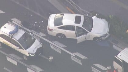 「神奈川の山の方に行きたいと」11人死傷ひき逃げ…逮捕の男　事件2時間前に販売店に近づく姿　現場にブレーキ痕なし　パトカーに追跡か