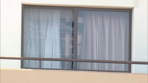 住宅に腐敗した男性遺体　身体に電気コード絡まった状態　金庫2つが空に　大阪・東大阪市