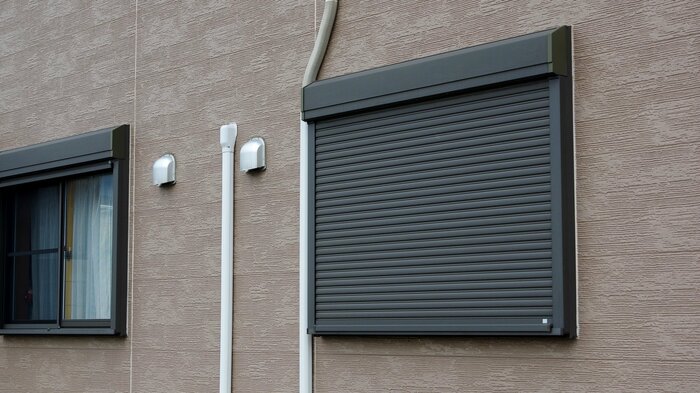 窓用シャッターの取り付けもお勧めという(画像はイメージ)