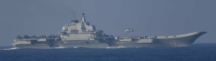 中国海軍の空母「遼寧」