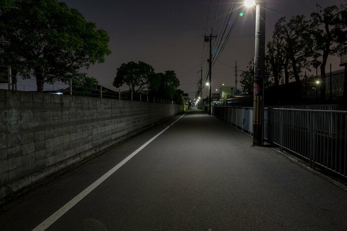 自宅周辺の明るさ、無施錠に注意(画像はイメージ)