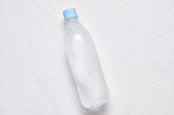 凍らせたペットボトル（画像はイメージ）