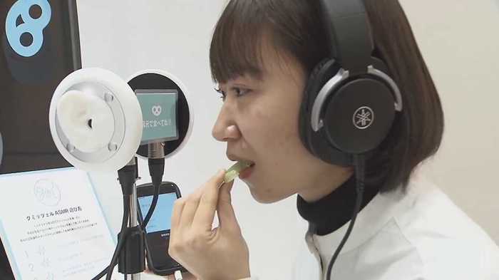 お菓子をかじる音やソーセージの裂ける音…耳に響く心地いい反応「ASMR」に企業が注目