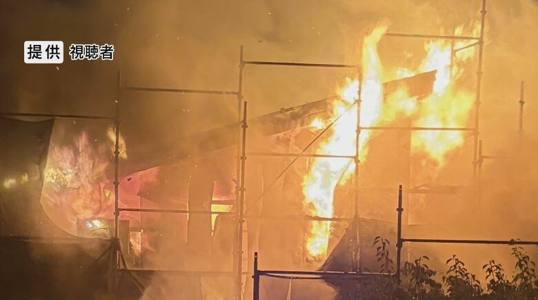 「ドカーン、ドカーン、ものすごい炎が」焼け跡から1人の遺体　住宅兼事務所で火事　「土蔵から火が」近所の人が通報　4時間後に鎮火、住人の60代男性と連絡取れず　長野・飯山市｜FNNプライムオンライン