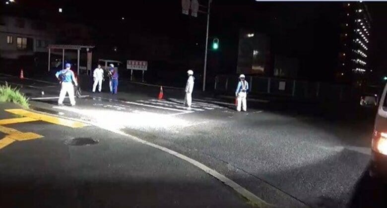逮捕されたのは近くに住む自称パートの男（21）　広島市安佐北区のひき逃げ　61歳の女性は額を骨折｜FNNプライムオンライン