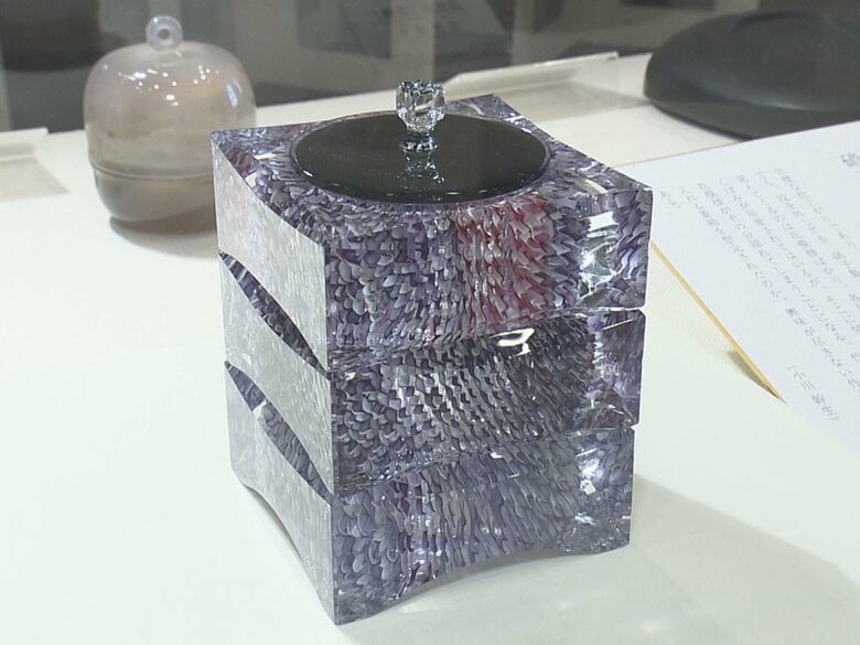 硝子製の重箱など180点…日本の伝統的な工芸技術を紹介する作品展 名古屋・古川美術館で10/6まで｜FNNプライムオンライン