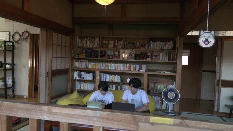 目標は「大館の特産品を全国に広めること」と語る佐藤さん夫妻