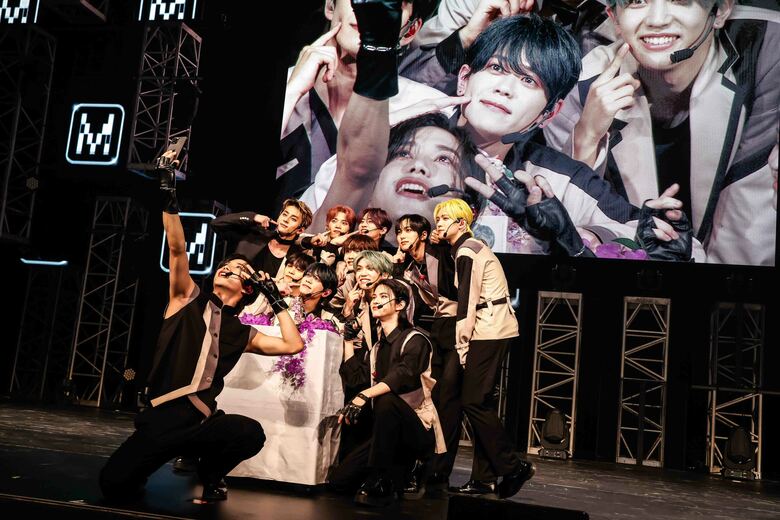 (c)LAPONE ENTERTAINMENT