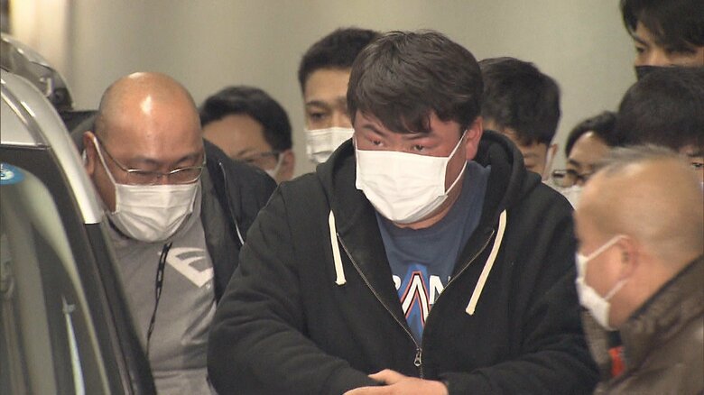 今月19日、乱闘に関わった容疑者が、次々と小岩署に連行されてきた（叶俊杰容疑者）