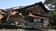 【八代市中継】「危険と隣り合わせ」猛暑下の救助作業中に緊急地震速報　住宅倒壊現場で90代男性発見も死亡確認　【令和8年熊本地震】