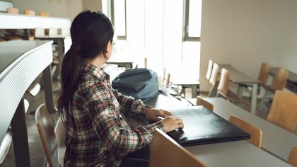 卒論を残すのみだった大学生が中退…相談窓口「コロナ中退119番」に聞いた実情