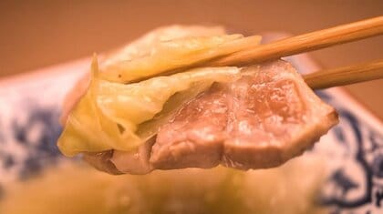 広尾「(QH)+」の塩豚とキャベツのクタクタ煮が家で味わえる！元「dancyu」編集長が追い求める日本一ふつうで美味しいレシピ